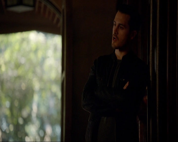 VampireDiariesWorld-dot-nl_7x05LiveThroughThis0835.jpg