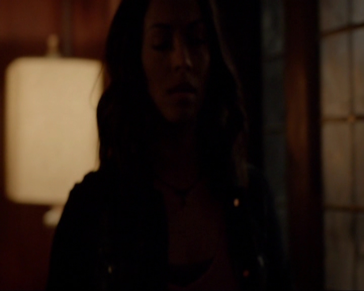 VampireDiariesWorld-dot-nl_7x05LiveThroughThis0851.jpg