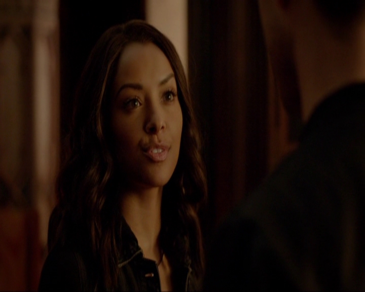 VampireDiariesWorld-dot-nl_7x05LiveThroughThis0864.jpg