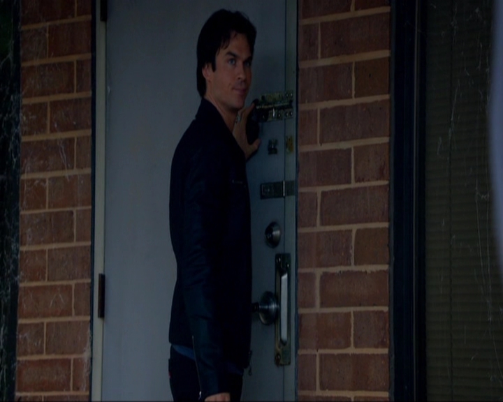 VampireDiariesWorld-dot-nl_7x05LiveThroughThis0950.jpg
