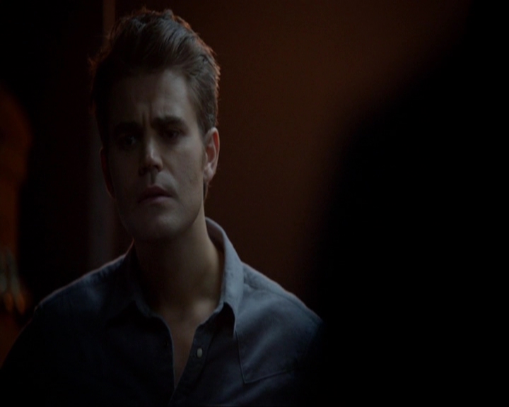 VampireDiariesWorld-dot-nl_7x05LiveThroughThis1026.jpg