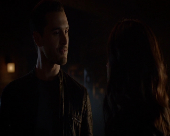 VampireDiariesWorld-dot-nl_7x05LiveThroughThis1101.jpg