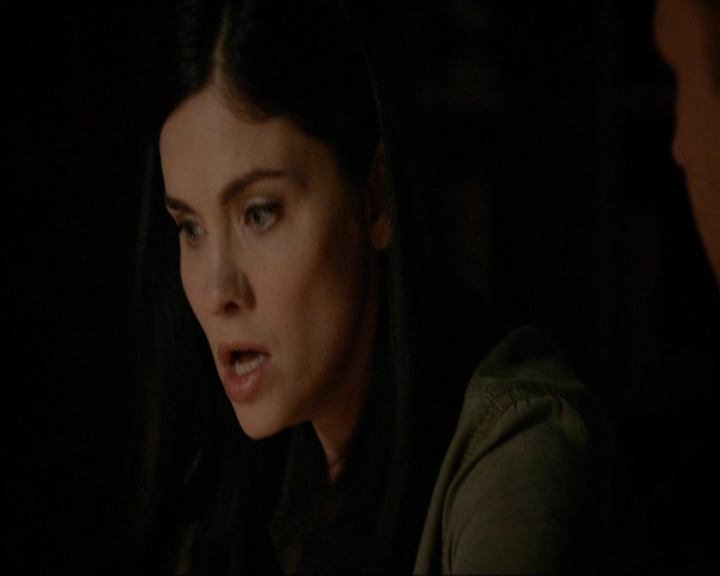 VampireDiariesWorld-dot-nl_7x05LiveThroughThis1214.jpg
