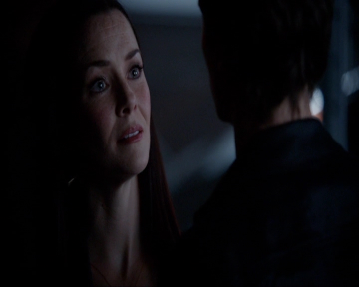 VampireDiariesWorld-dot-nl_7x05LiveThroughThis1407.jpg