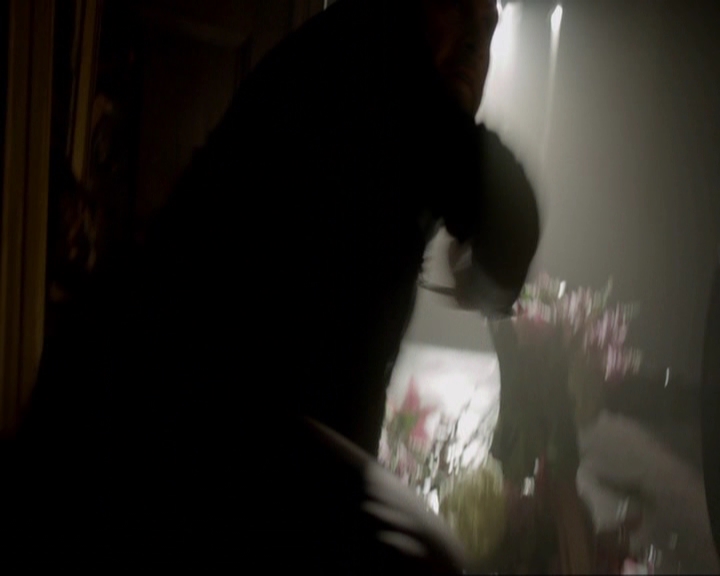VampireDiariesWorld-dot-nl_7x05LiveThroughThis1589.jpg