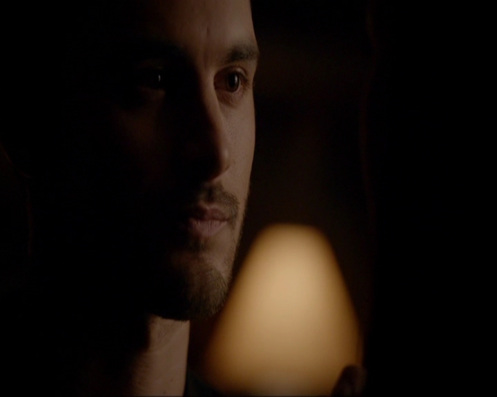 VampireDiariesWorld-dot-nl_7x05LiveThroughThis1792.jpg
