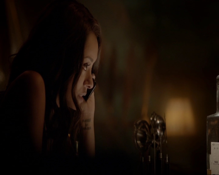 VampireDiariesWorld-dot-nl_7x05LiveThroughThis1834.jpg