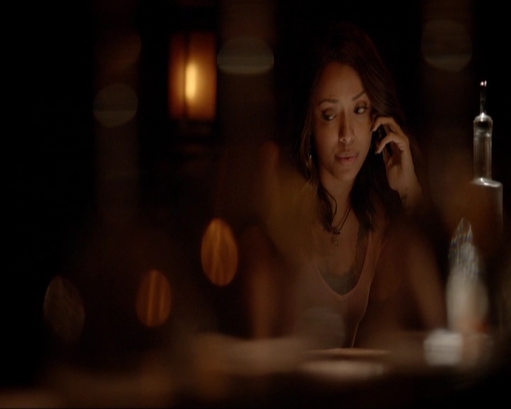 VampireDiariesWorld-dot-nl_7x05LiveThroughThis1852.jpg