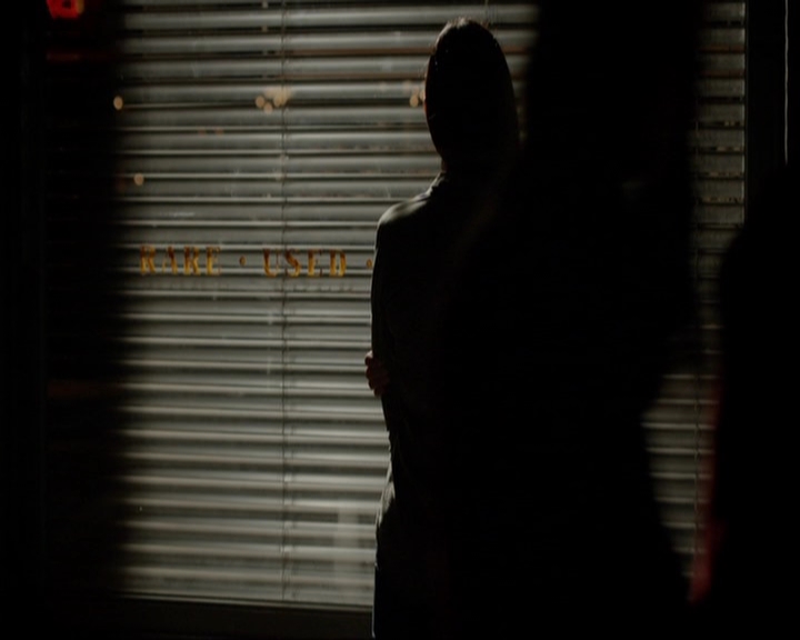 VampireDiariesWorld-dot-nl_7x05LiveThroughThis1859.jpg