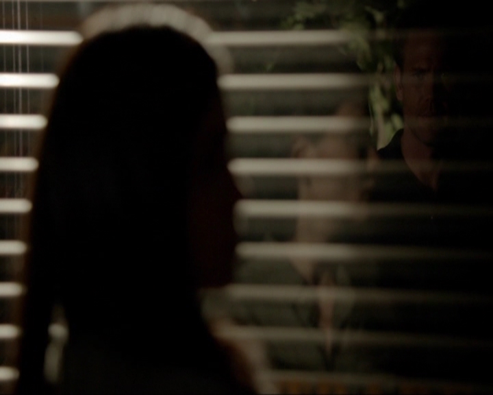 VampireDiariesWorld-dot-nl_7x05LiveThroughThis1866.jpg