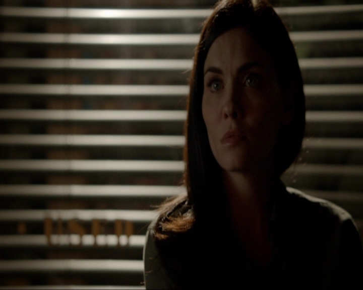 VampireDiariesWorld-dot-nl_7x05LiveThroughThis1869.jpg