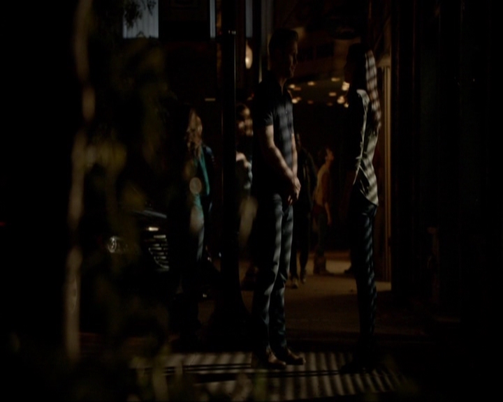 VampireDiariesWorld-dot-nl_7x05LiveThroughThis1890.jpg