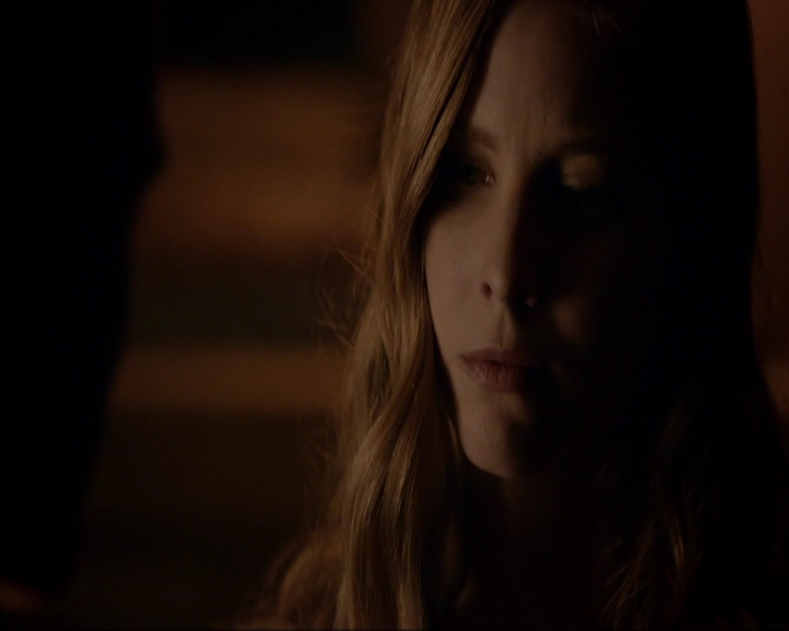 VampireDiariesWorld-dot-nl_7x05LiveThroughThis2085.jpg