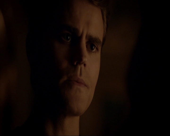 VampireDiariesWorld-dot-nl_7x05LiveThroughThis2088.jpg