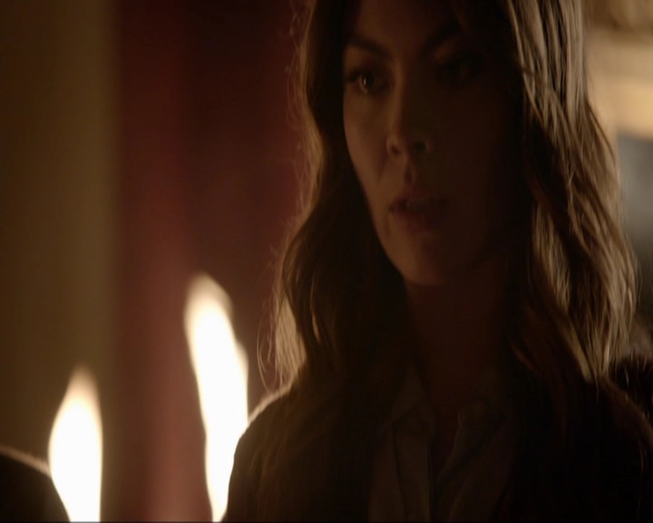 VampireDiariesWorld-dot-nl_7x05LiveThroughThis2098.jpg