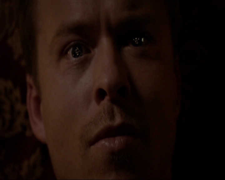 VampireDiariesWorld-dot-nl_7x05LiveThroughThis2162.jpg