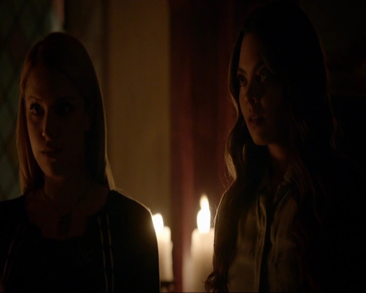 VampireDiariesWorld-dot-nl_7x05LiveThroughThis2171.jpg