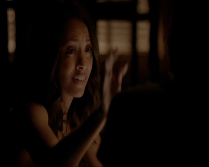 VampireDiariesWorld-dot-nl_7x05LiveThroughThis2192.jpg