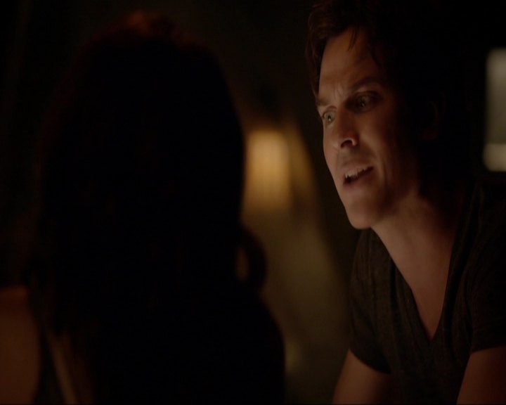 VampireDiariesWorld-dot-nl_7x05LiveThroughThis2197.jpg