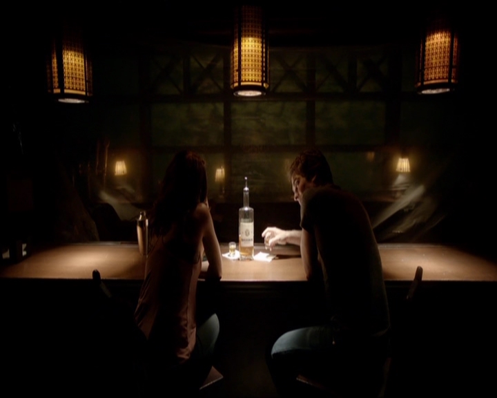 VampireDiariesWorld-dot-nl_7x05LiveThroughThis2207.jpg