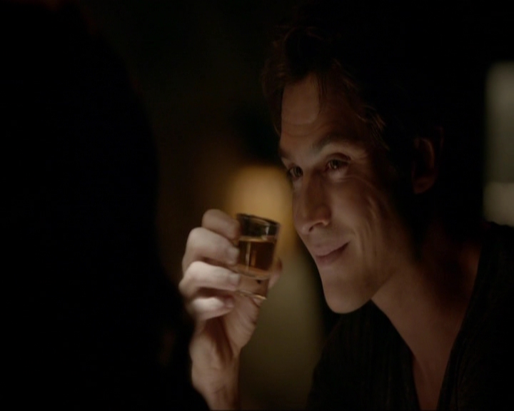 VampireDiariesWorld-dot-nl_7x05LiveThroughThis2210.jpg