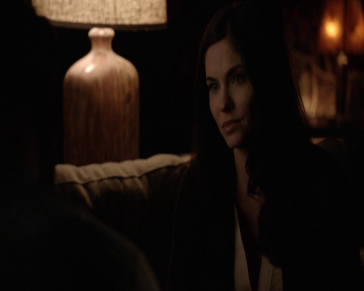 VampireDiariesWorld-dot-nl_7x06BestServedCold-deletedscenes0027.jpg