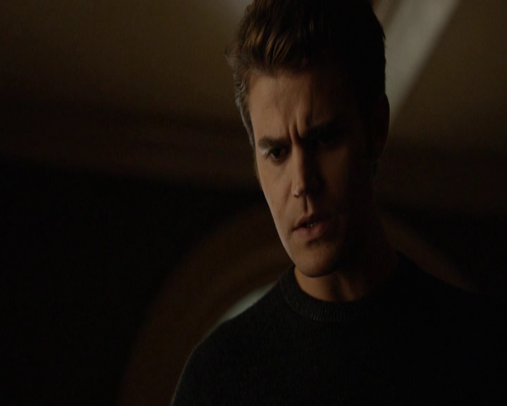 VampireDiariesWorld-dot-nl_7x08HoldMeThrillMeKissMeKillMe-deletedscenes0022.jpg