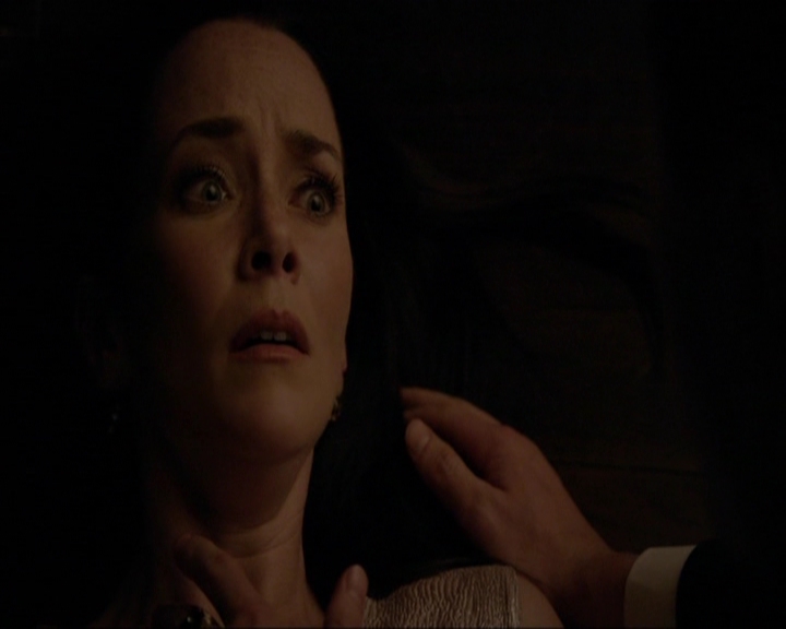 VampireDiariesWorld-dot-nl_7x08HoldMeThrillMeKissMeKillMe1909.jpg VampireDiariesWorld-dot-nl_7x08HoldMeThrillMeKissMeKillMe1909.jpg