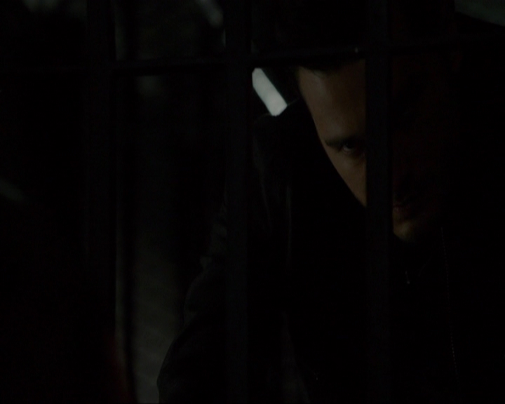 VampireDiariesWorld-dot-nl_7x08HoldMeThrillMeKissMeKillMe1952.jpg
