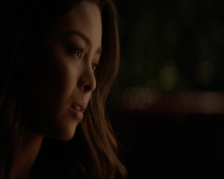 VampireDiariesWorld-dot-nl_7x08HoldMeThrillMeKissMeKillMe1988.jpg