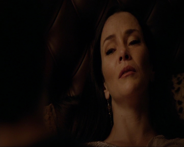 VampireDiariesWorld-dot-nl_7x08HoldMeThrillMeKissMeKillMe2049.jpg VampireDiariesWorld-dot-nl_7x08HoldMeThrillMeKissMeKillMe2049.jpg