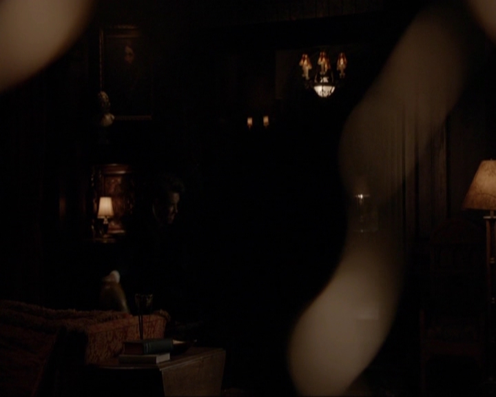 VampireDiariesWorld-dot-nl_7x08HoldMeThrillMeKissMeKillMe2063.jpg VampireDiariesWorld-dot-nl_7x08HoldMeThrillMeKissMeKillMe2063.jpg