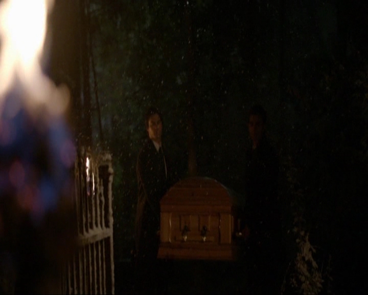 VampireDiariesWorld-dot-nl_7x09ColdAsIs0080.jpg