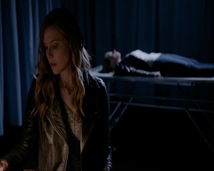 VampireDiariesWorld-dot-nl_7x09ColdAsIs2060.jpg
