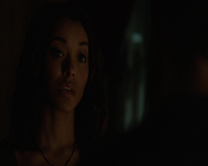VampireDiariesWorld-dot-nl_7x10HellIsOtherPeople-deletedscenes0032.jpg