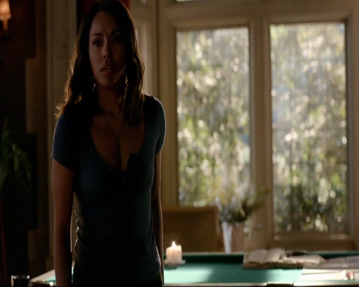 VampireDiariesWorld-dot-nl_7x10HellIsOtherPeople0818.jpg