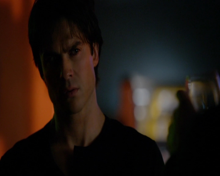 VampireDiariesWorld-dot-nl_7x10HellIsOtherPeople0906.jpg