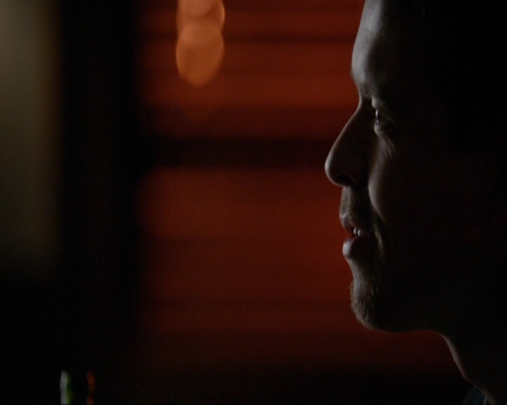 VampireDiariesWorld-dot-nl_7x10HellIsOtherPeople0917.jpg