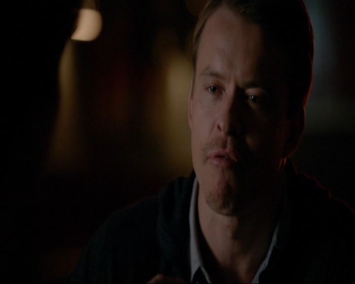 VampireDiariesWorld-dot-nl_7x10HellIsOtherPeople0918.jpg