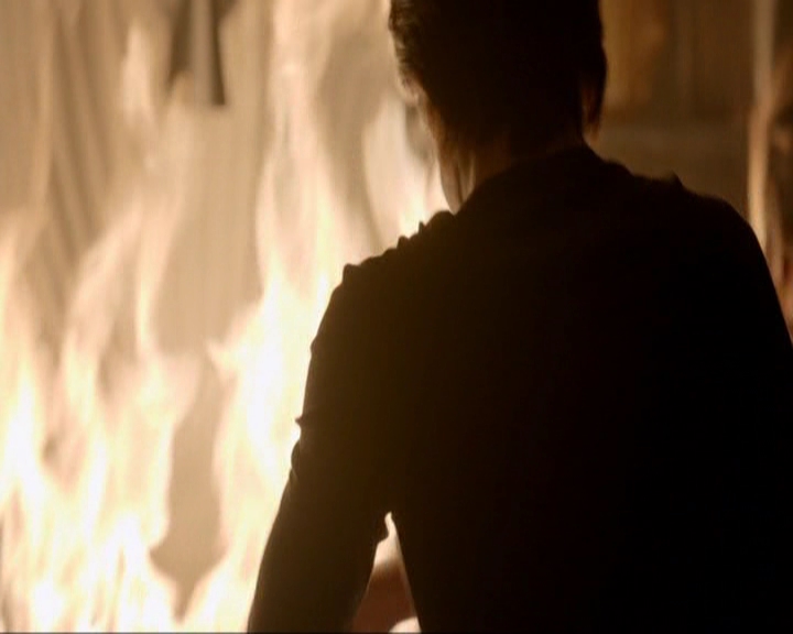 VampireDiariesWorld-dot-nl_7x10HellIsOtherPeople0957.jpg