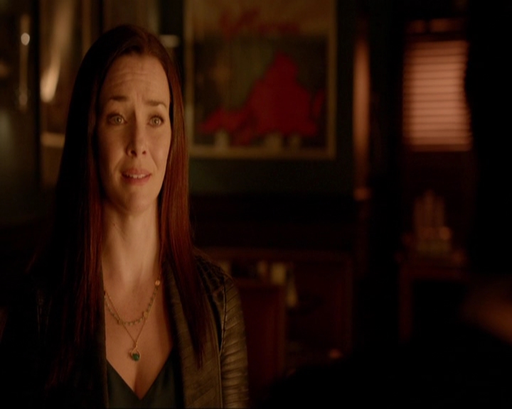 VampireDiariesWorld-dot-nl_7x10HellIsOtherPeople0960.jpg