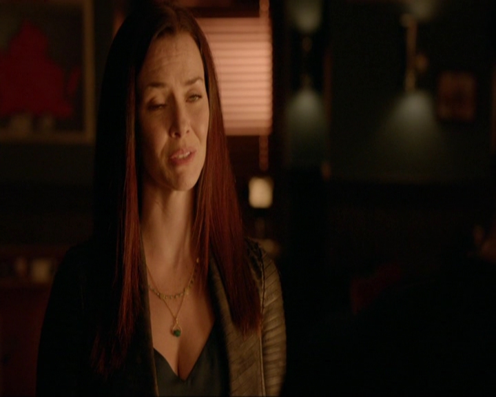 VampireDiariesWorld-dot-nl_7x10HellIsOtherPeople0970.jpg