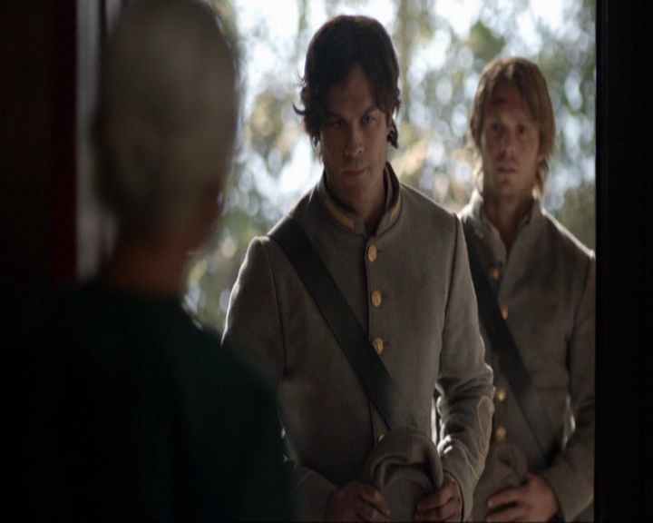 VampireDiariesWorld-dot-nl_7x10HellIsOtherPeople1539.jpg