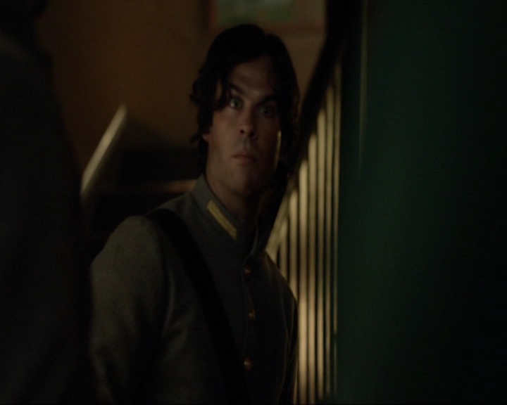 VampireDiariesWorld-dot-nl_7x10HellIsOtherPeople1545.jpg