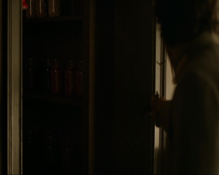 VampireDiariesWorld-dot-nl_7x10HellIsOtherPeople1567.jpg