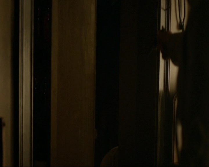 VampireDiariesWorld-dot-nl_7x10HellIsOtherPeople1568.jpg