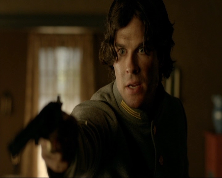 VampireDiariesWorld-dot-nl_7x10HellIsOtherPeople1570.jpg