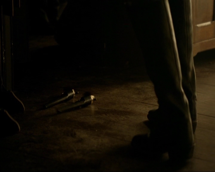 VampireDiariesWorld-dot-nl_7x10HellIsOtherPeople1571.jpg