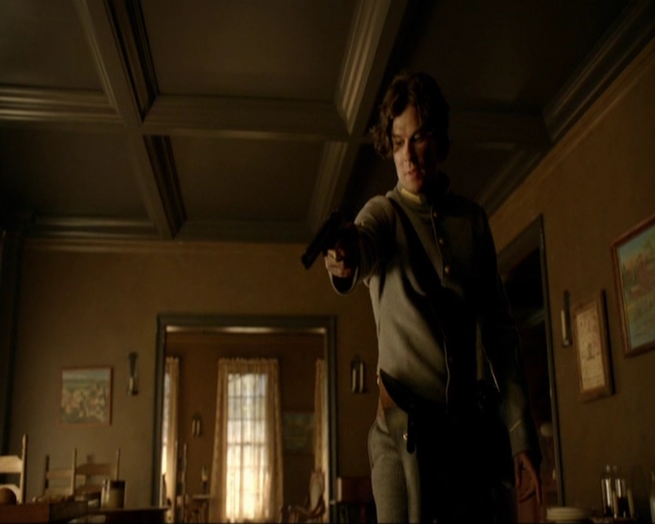 VampireDiariesWorld-dot-nl_7x10HellIsOtherPeople1572.jpg