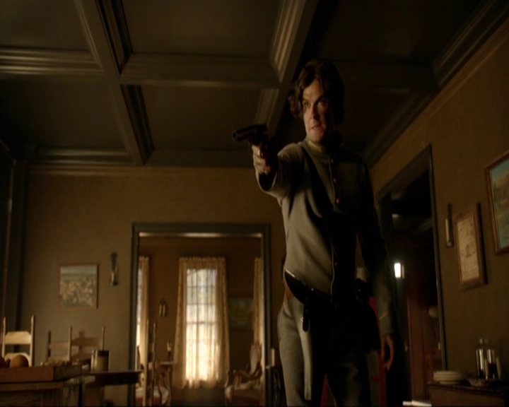 VampireDiariesWorld-dot-nl_7x10HellIsOtherPeople1573.jpg